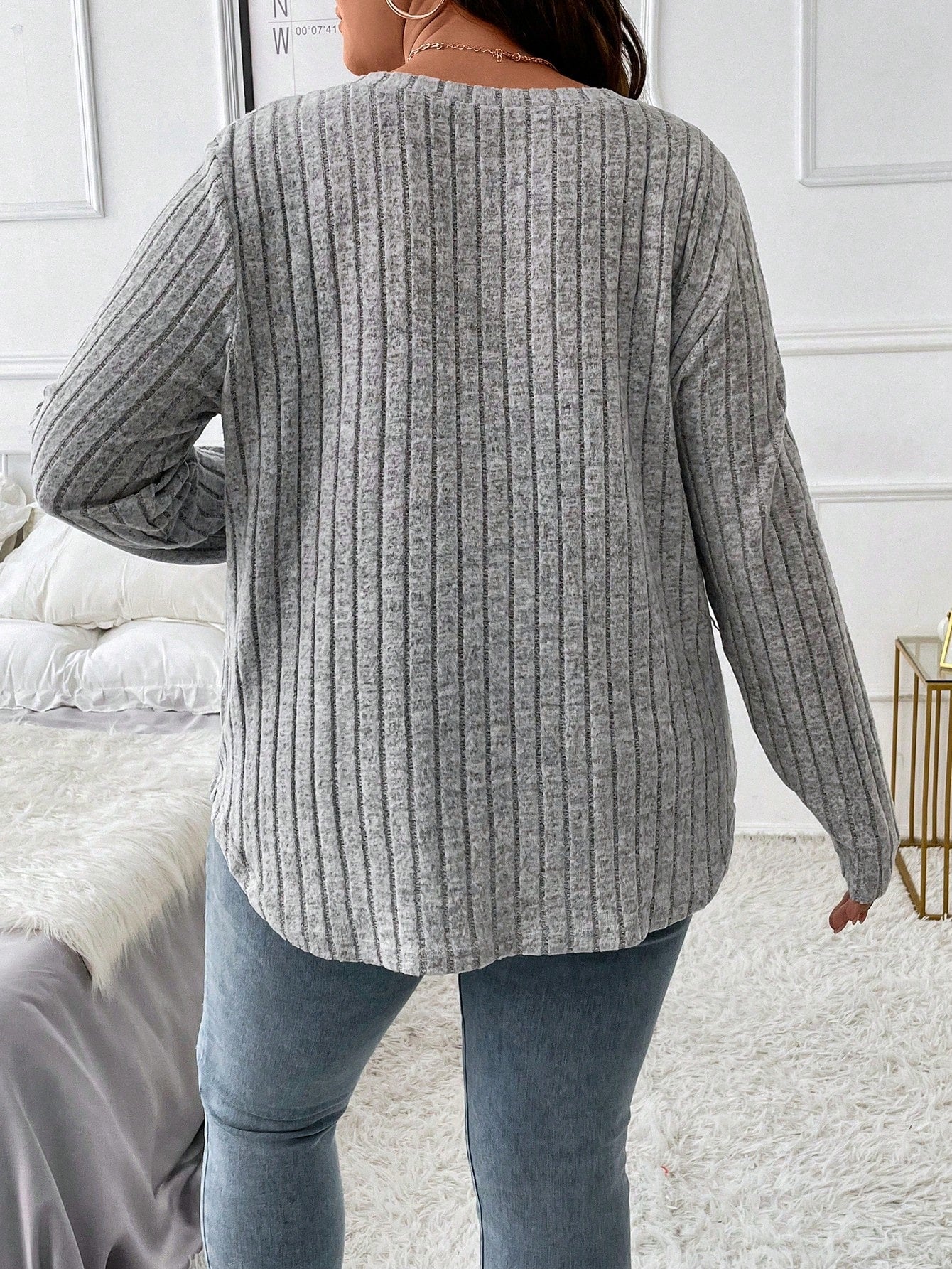 Essnce Plus V Neck jumpier - Beautygiftsonline 