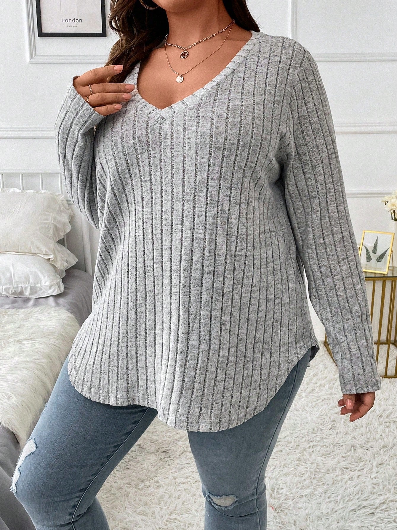 Essnce Plus V Neck jumpier - Beautygiftsonline 