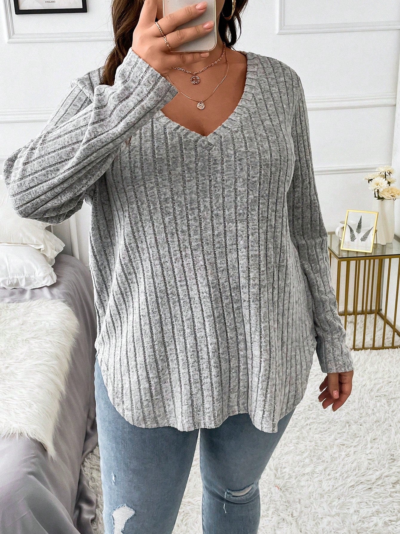 Essnce Plus V Neck jumpier - Beautygiftsonline 