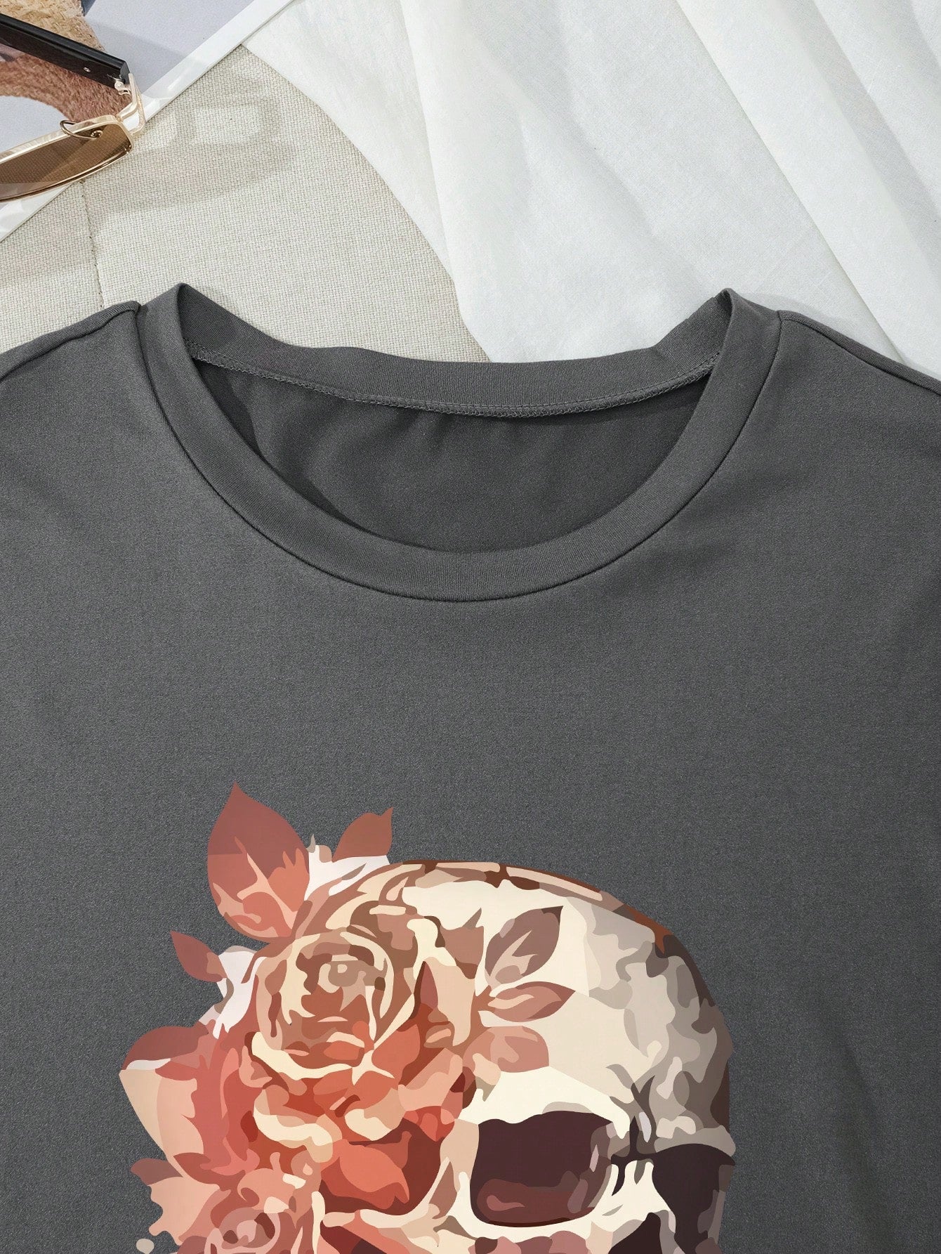 Unity Skull & Floral Printed T-shirt - Beautygiftsonline 